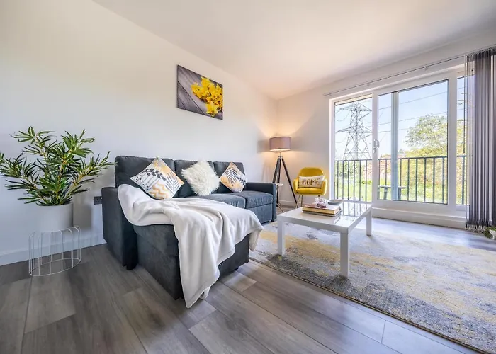 Ash View Place 4 -Heathrow - Thorpe Park - Free Parking
