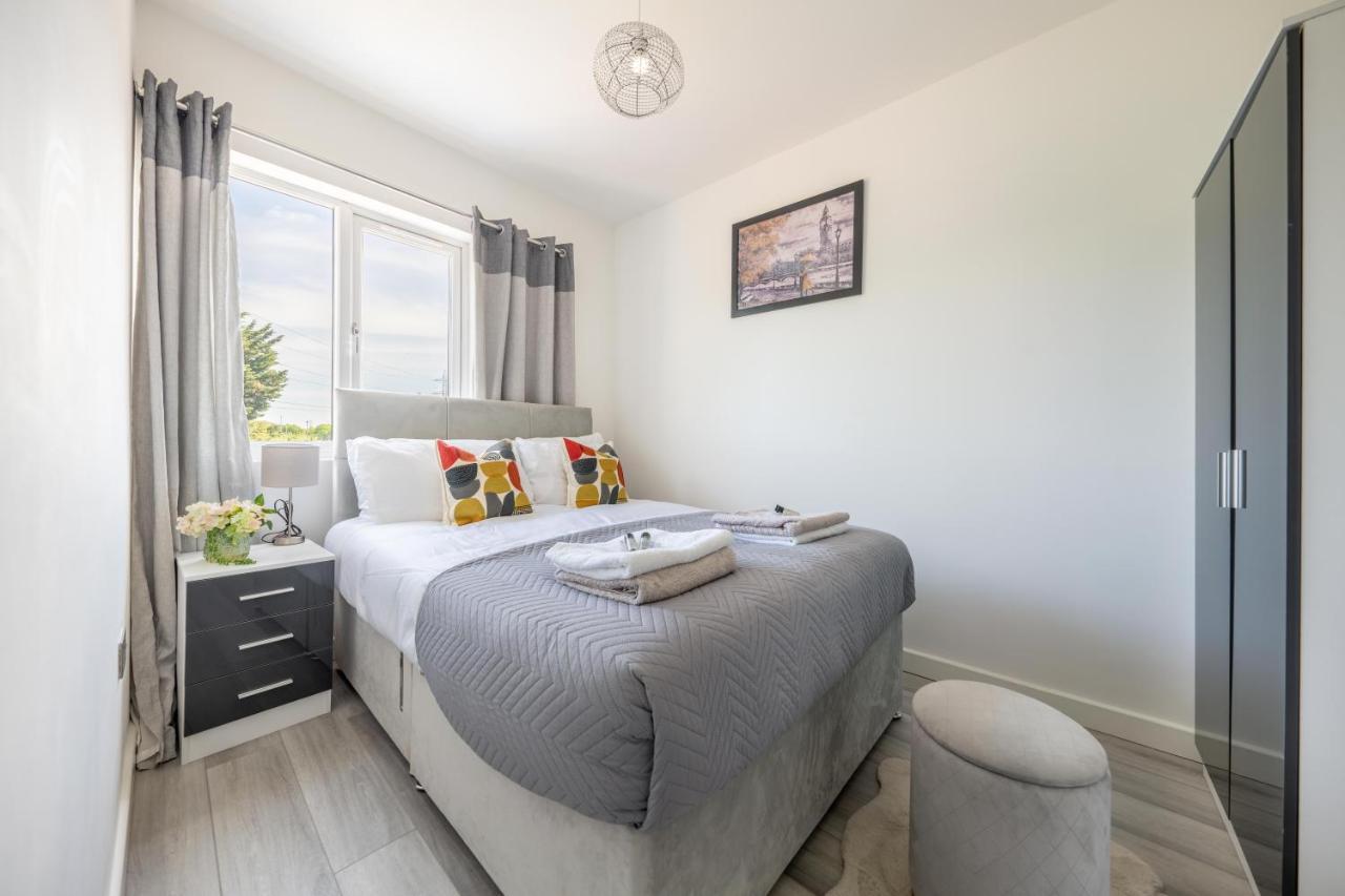 Apartment Ash View Place 4 -heathrow - Thorpe Park - Free Parking Staines-upon-Thames