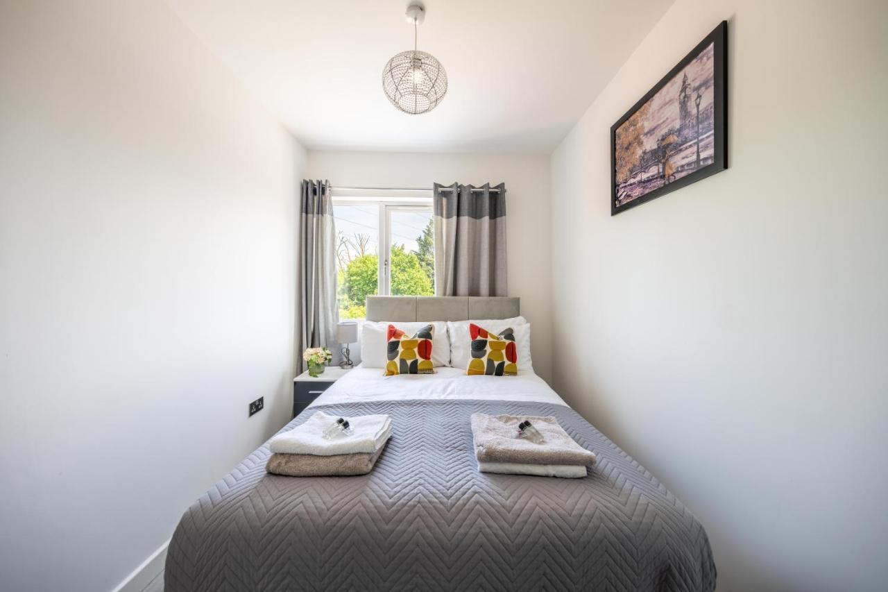 Apartment Ash View Place 4 -heathrow - Thorpe Park - Free Parking Staines-upon-Thames