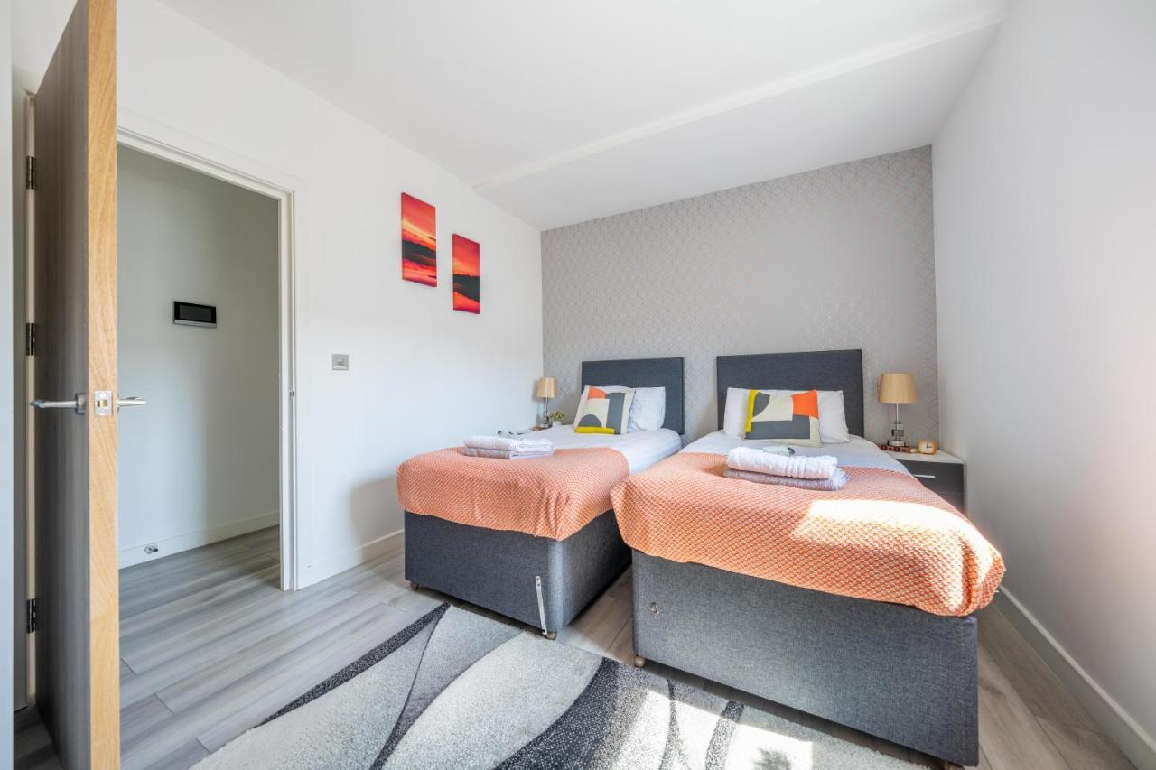 Apartment Ash View Place 4 -heathrow - Thorpe Park - Free Parking